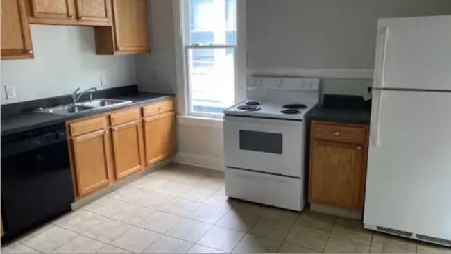 Foto del edificio - Kentucky Blue House Available in August 2025!