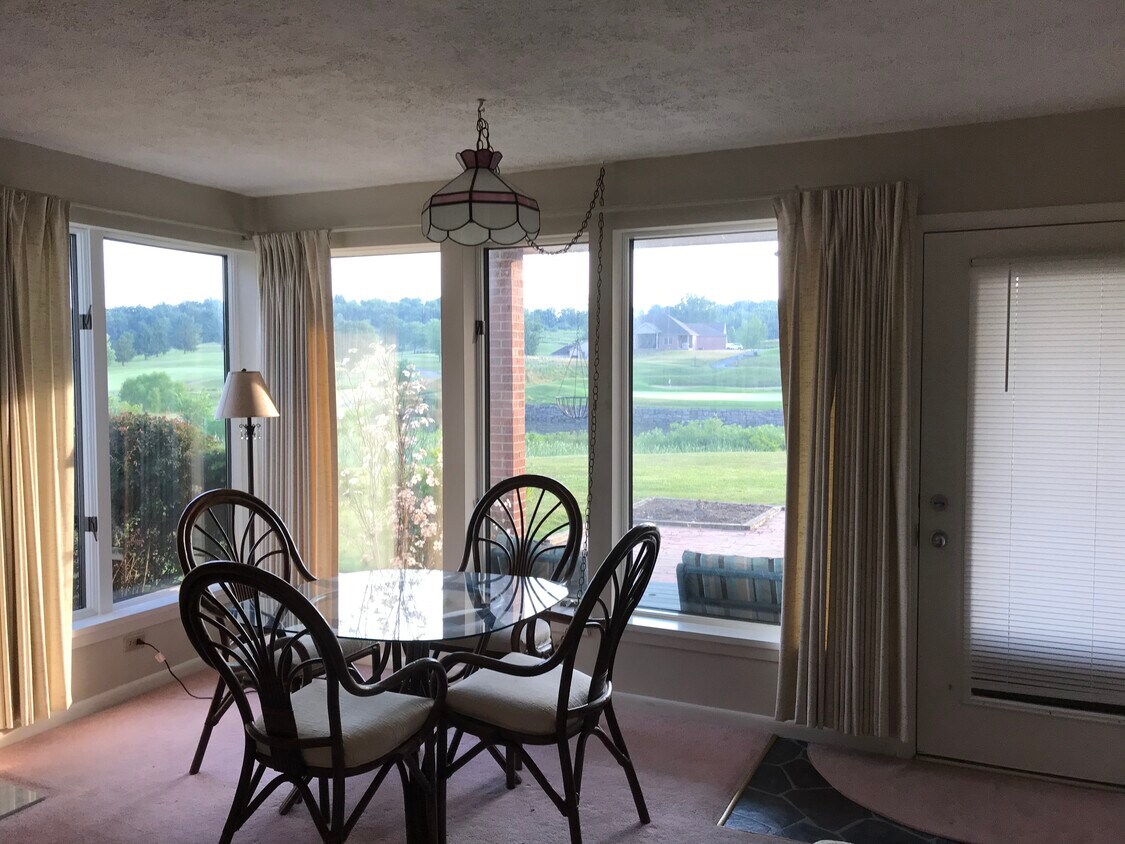 Dining room Open concept - 100 Pebble Beach Ct