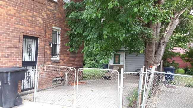 Building Photo - 8590 Manor St