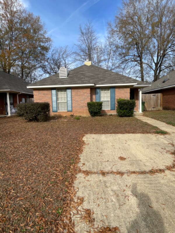 Primary Photo - 3824 Carriage Oaks Dr