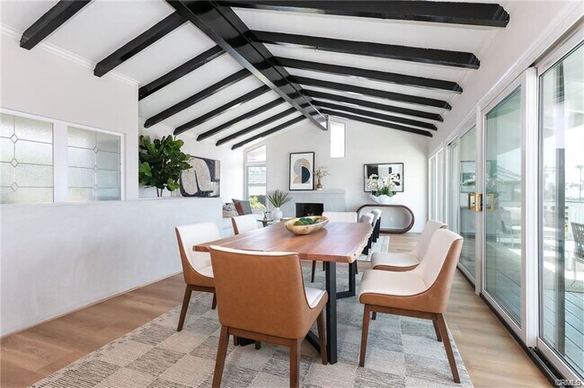 Foto del edificio - 2145 McRae Dr