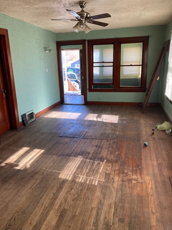 Building Photo - 3748 Vermont St