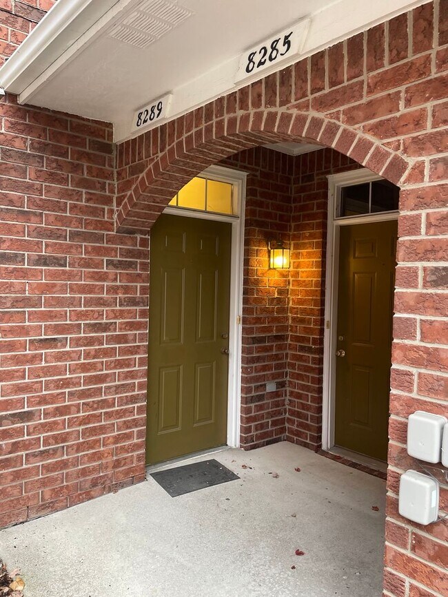 Foto del edificio - Shelby Twp 2-bedroom, 2-bath condo-style, private patio, 1st floor unit