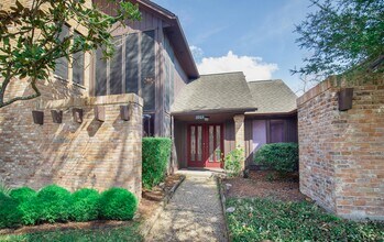 Building Photo - 3903 Kiamesha Dr