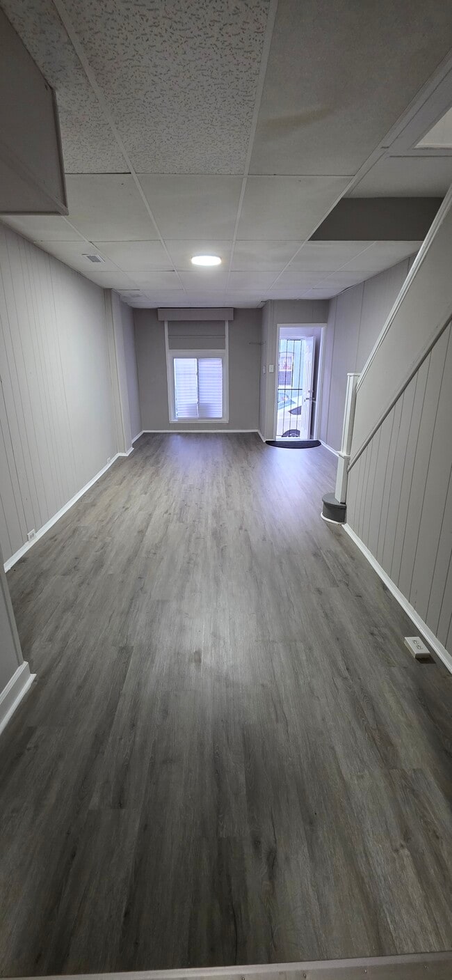 Building Photo - 203 N Curley St