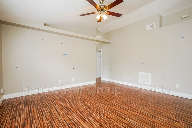 Building Photo - 718 Palmera St