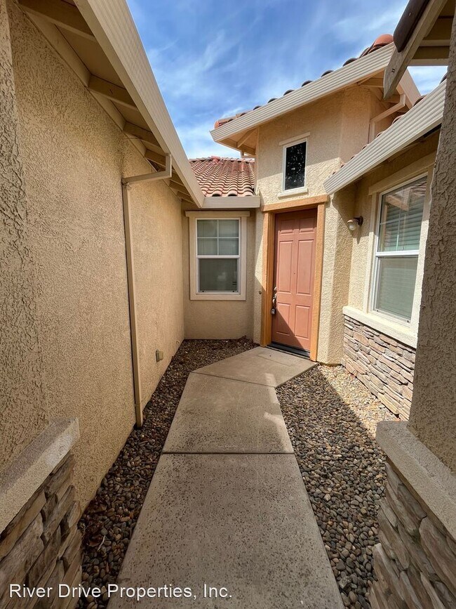 Building Photo - 4 br, 2.5 bath House - 2363 Gabriel Drive