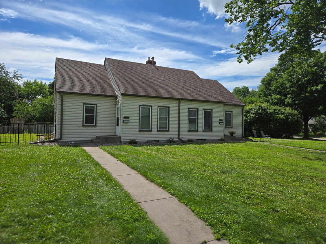 Primary Photo - 3858 Wooddale Ave S