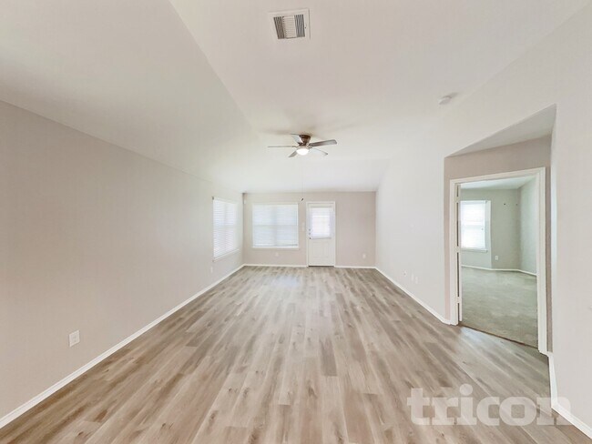 Foto del edificio - 15018 Mause Creek Dr