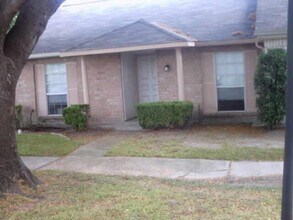 Building Photo - 12823 High Star Dr