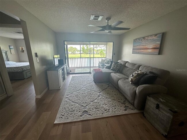 Building Photo - 3041 Taywood Meadows