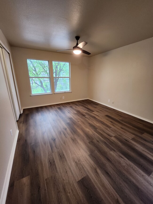 Upstairs Lounging area - 356 S Water Ln