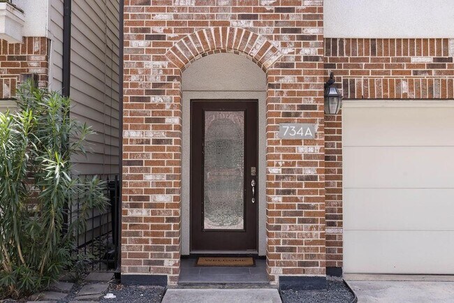 Foto del edificio - 734 W 20th St