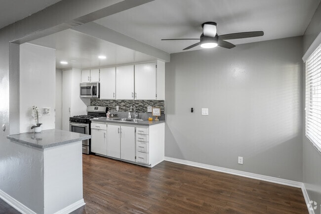 1HAB, 1BA - Comedor y cocina - 291 Avocado St.