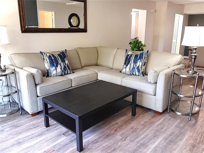 Building Photo - 2700 Bayshore Blvd