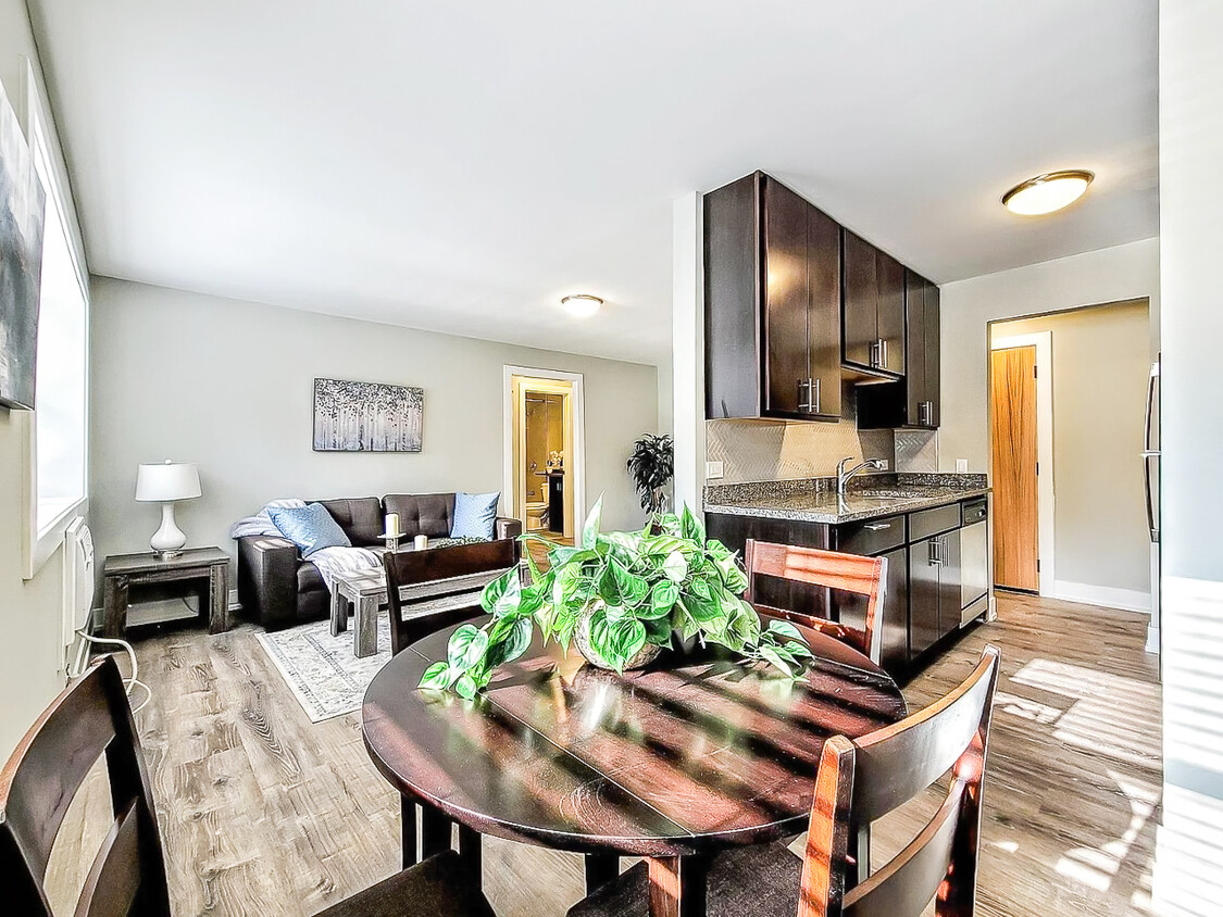 Foto principal - 525 W Surf St