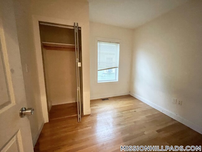 Foto del edificio - 128 Hillside St