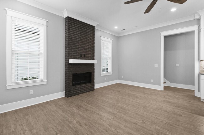 Building Photo - 1705 Double Oak Trl