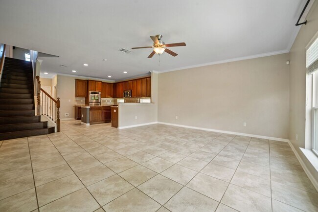 Building Photo - Gorgeous 4 Bed/ 3Bath house for rent! Avai...