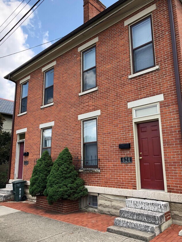 Primary Photo - 624 S Pearl St