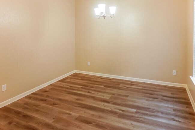 Building Photo - 8751 Sunrise Canter Dr