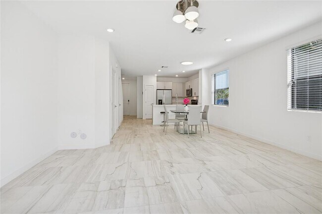 Foto del edificio - 180 SE 5th Ct