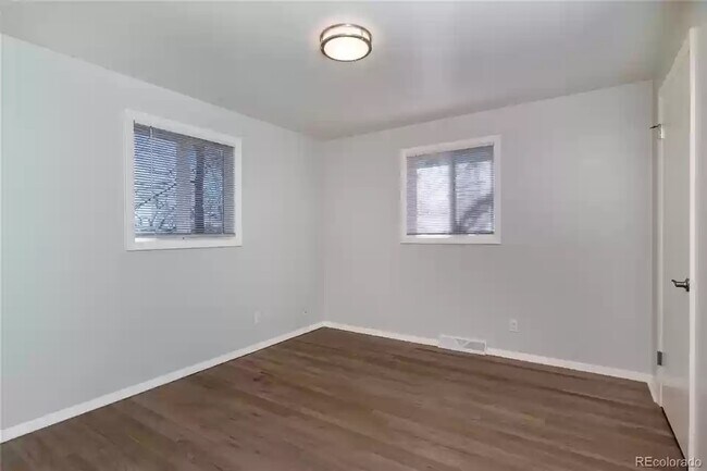 Building Photo - 740 Lotus Way