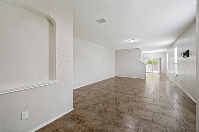 Foto del edificio - BEAUTIFUL 4-BEDROOM HOME IN VILLA DEL SOL
