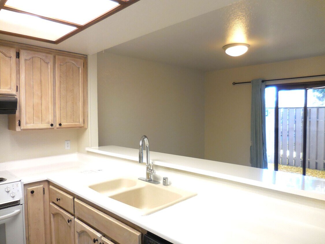 4216 Cowell Blvd, Davis, CA 95816 Condo for Rent in Davis, CA