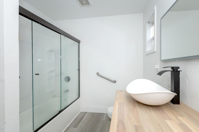 Foto del edificio - Fully remodeled home for rent!