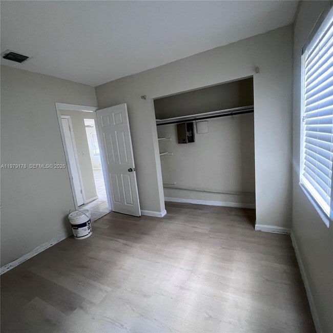 Foto del edificio - 114 SW 67th Terrace