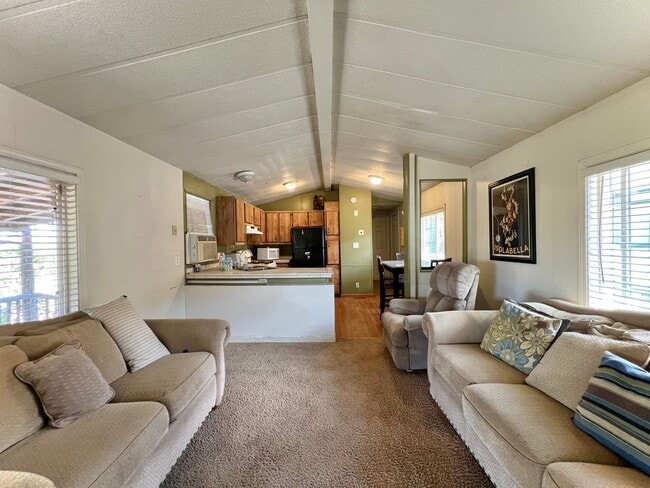 Foto del edificio - Charming Country-Style Manufactured Home