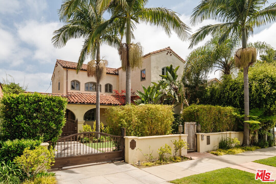 10568 Blythe Ave, Los Angeles, CA 90064 House for Rent in Los Angeles