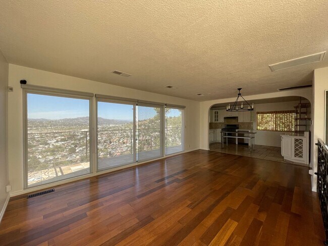 Foto del edificio - Gorgeous 5 Bed House - Amazing View!