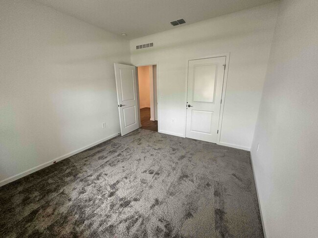 Foto del edificio - 2905 Armstrong Ave