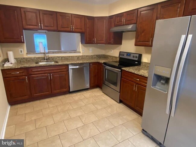 Building Photo - 2017 Heritage Dr