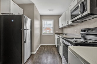 CAMELOT VILLAGE photo'