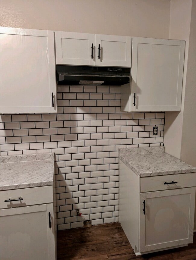 Cocina a gas de acero inoxidable recién añadida - 672 Middle Ave