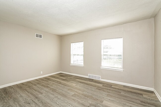 Building Photo - 4224 N Frankfort Ave