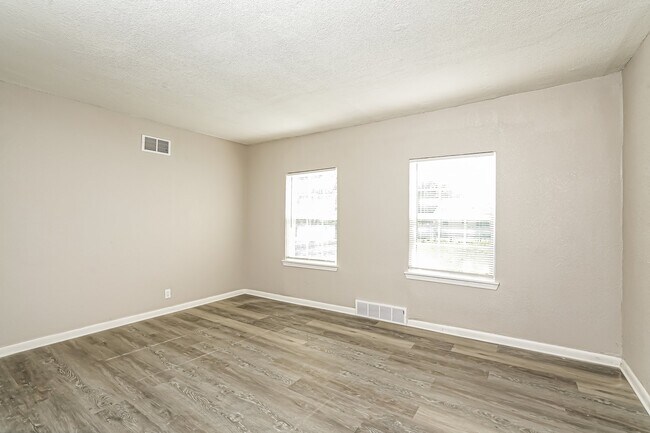 Foto del edificio - 4224 N Frankfort Ave