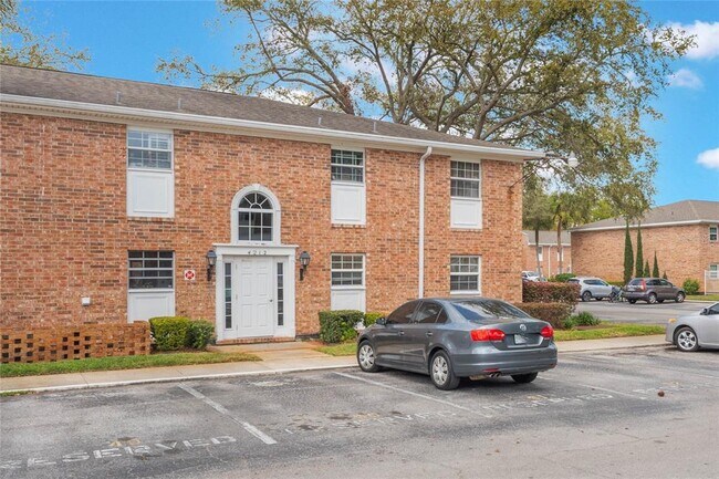 Foto del edificio - 4212 Lake Underhill Rd