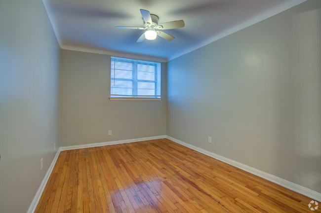 Building Photo - 4837 Cadieux Rd