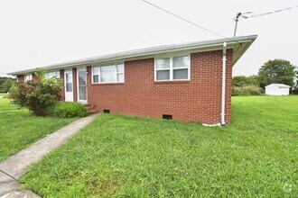 Building Photo - 936-938 Schumann Dr