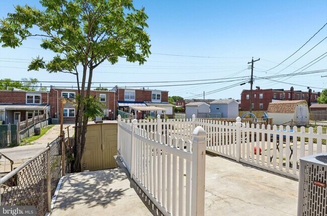 Foto del edificio - 7905 Eastdale Rd