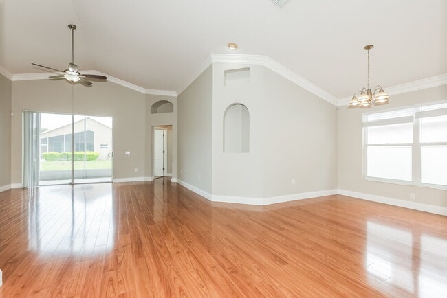 Building Photo - 25442 7 Rivers Cir