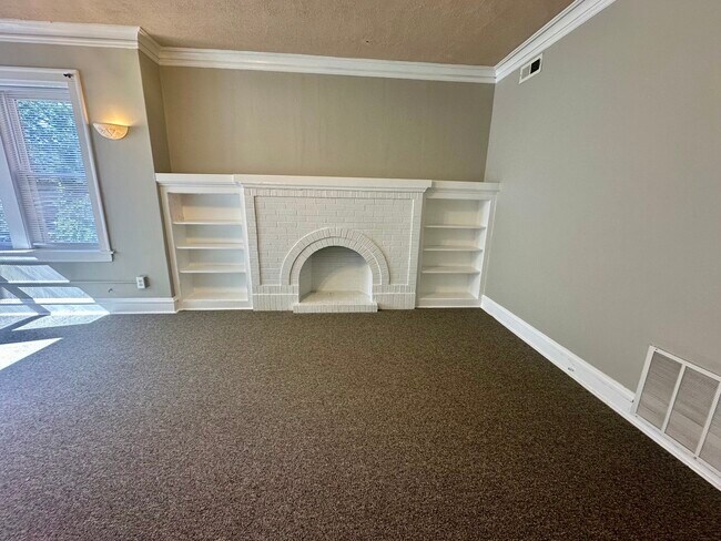 Foto del edificio - 6327 N Oakley Ave