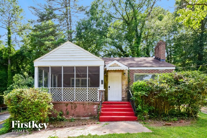 Primary Photo - 1550 Mayflower Ave SW