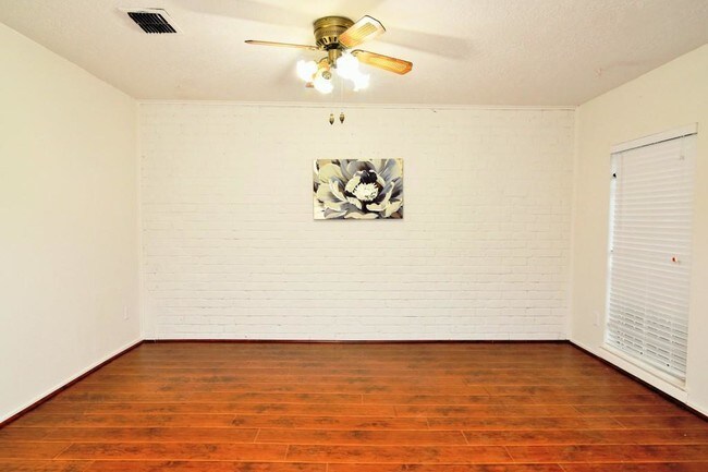 Foto del edificio - 7447 Cook Rd