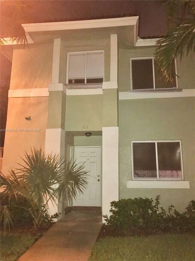 Foto del edificio - 183 Hidden Ct Rd