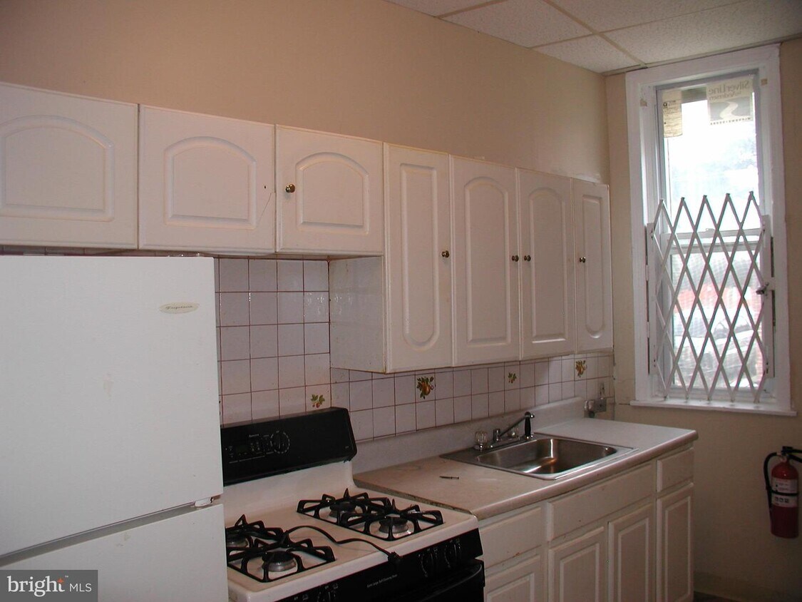 Building Photo - 1400 Mt Ephraim Ave